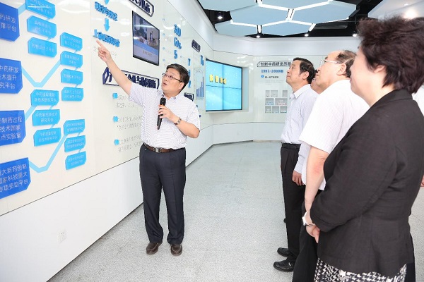 省人大常委会副主任史和平一行莅临pa旗舰厅药业考察调研