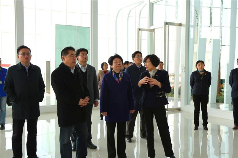 常务副省长黄莉新赴pa旗舰厅药业调研强调：将国药精髓发扬光大