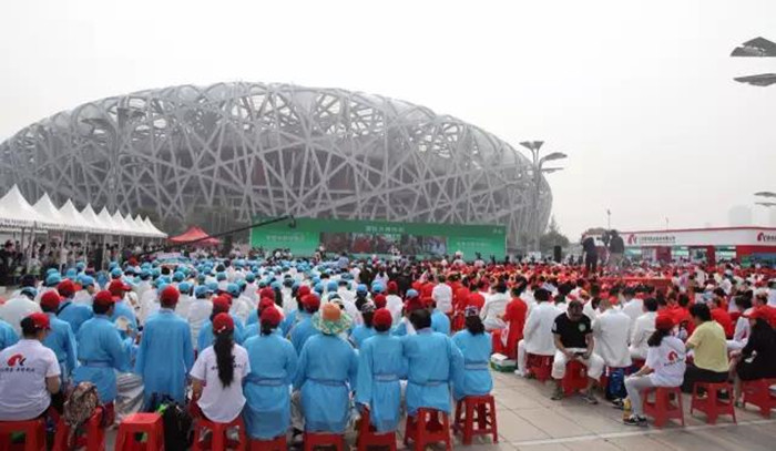 弘扬中医药文化 共筑健康中国梦——pa旗舰厅药业携手“中医中药中国行”大型科普宣传活动